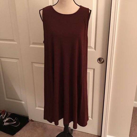 Old Navy Dresses & Skirts - Sleeveless maroon dress